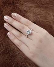 Load image into Gallery viewer, Luxury Moissanite Ring
