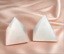 Load image into Gallery viewer, selenite pyramid
