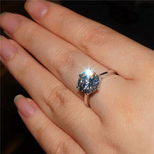 Load image into Gallery viewer, Luxury Moissanite Ring
